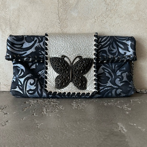 Leather clutch/wristlet - Picture 1 of 9